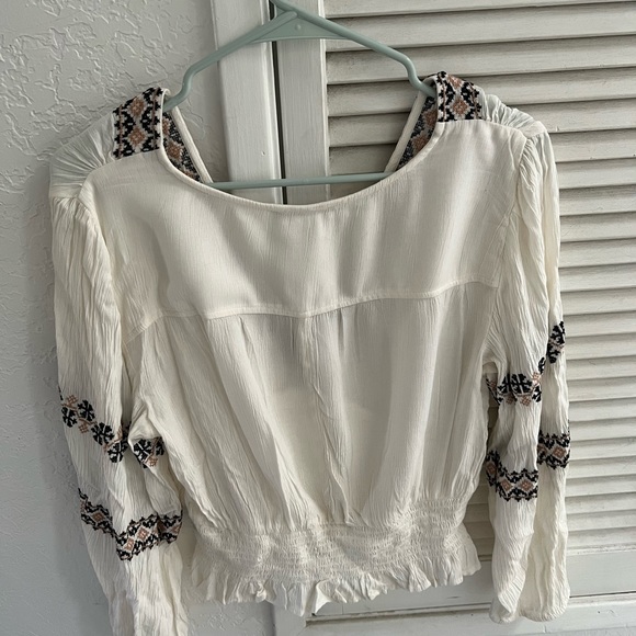 American Eagle, peasant top, size Medium - Picture 2 of 4
